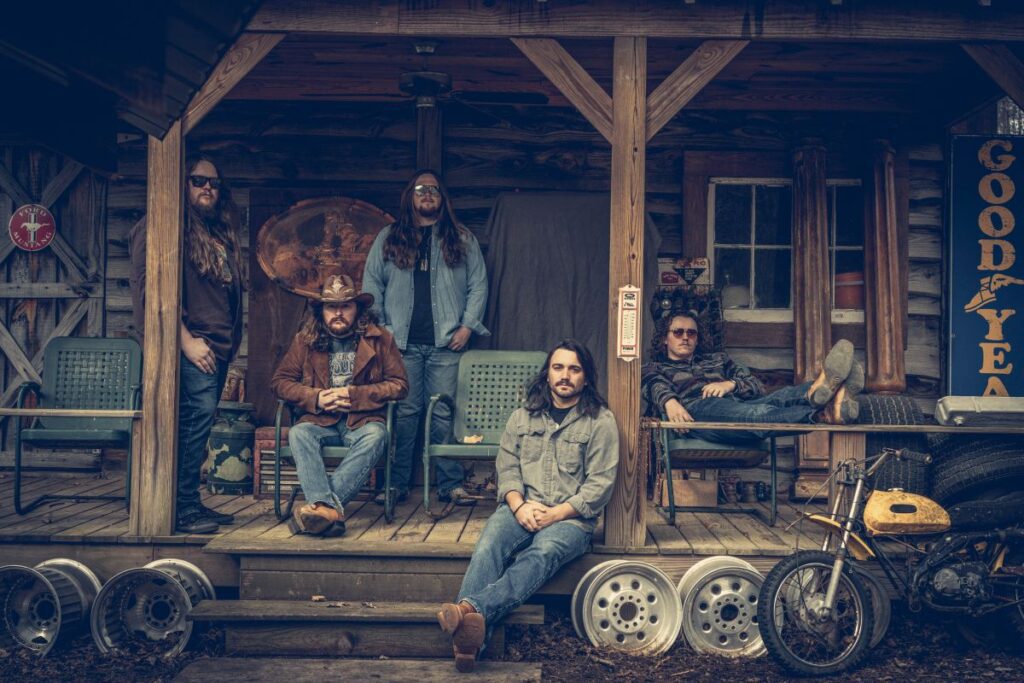 Picture of The Georgia Thunderbolts - Photo by Jim Arbogast -Maverick-Country.com