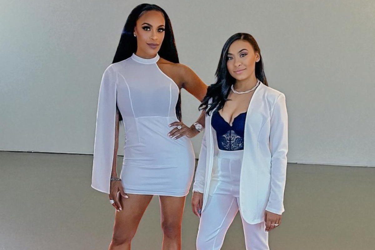 Photo by HuneyFire - Maverick-Country.com