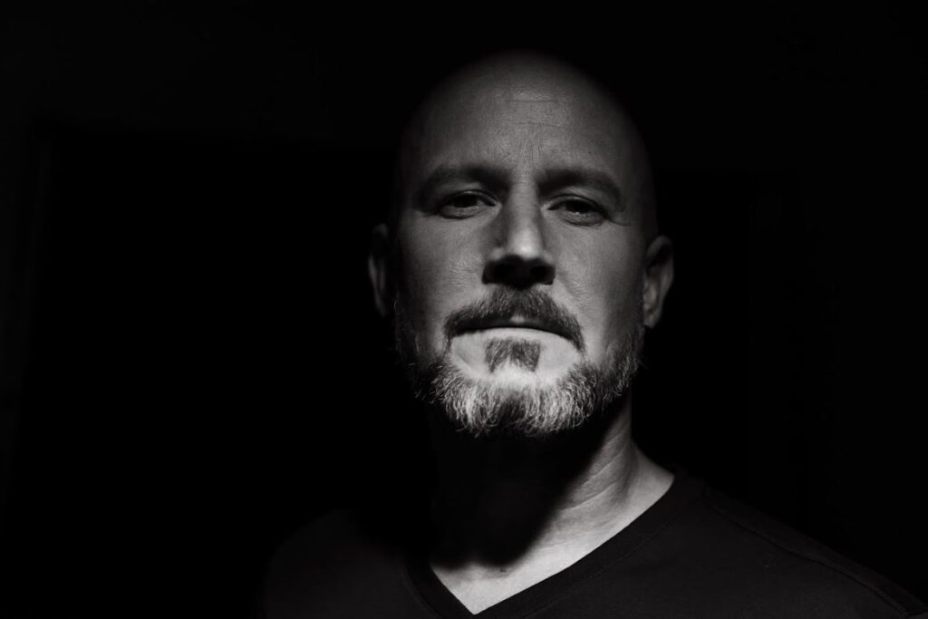 Tim Brink & The Rising promo shot - Maverick-Country.com